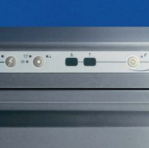 O painel de controlo da máquina de lavar copos Gold GL 43 da Colged é muito simples, com poucos botões e funções e com controlo das temperaturas segundo as normas HACCP.