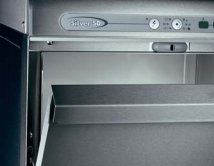 A máquina de lavar louça Silver, da Colged, é silenciosa! A porta com revestimento duplo reduz o ruído e não aquece.