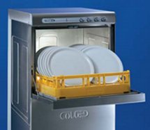 A máquina de lavar louça Steel 58, da Colged, é cómoda! Pratos de pizza limpos com cesto opcional.